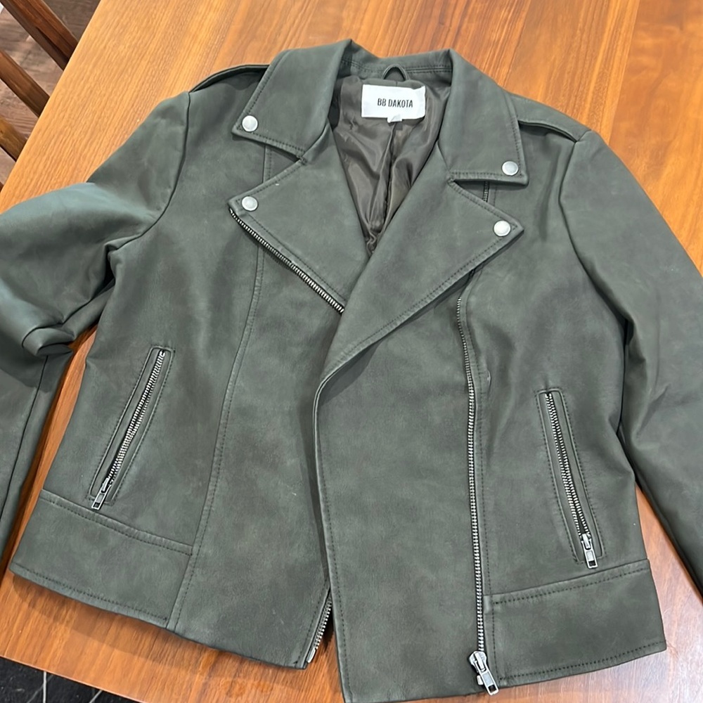 BB DAKOTA MOTO JACKET - LIKE NEW - SIZE M